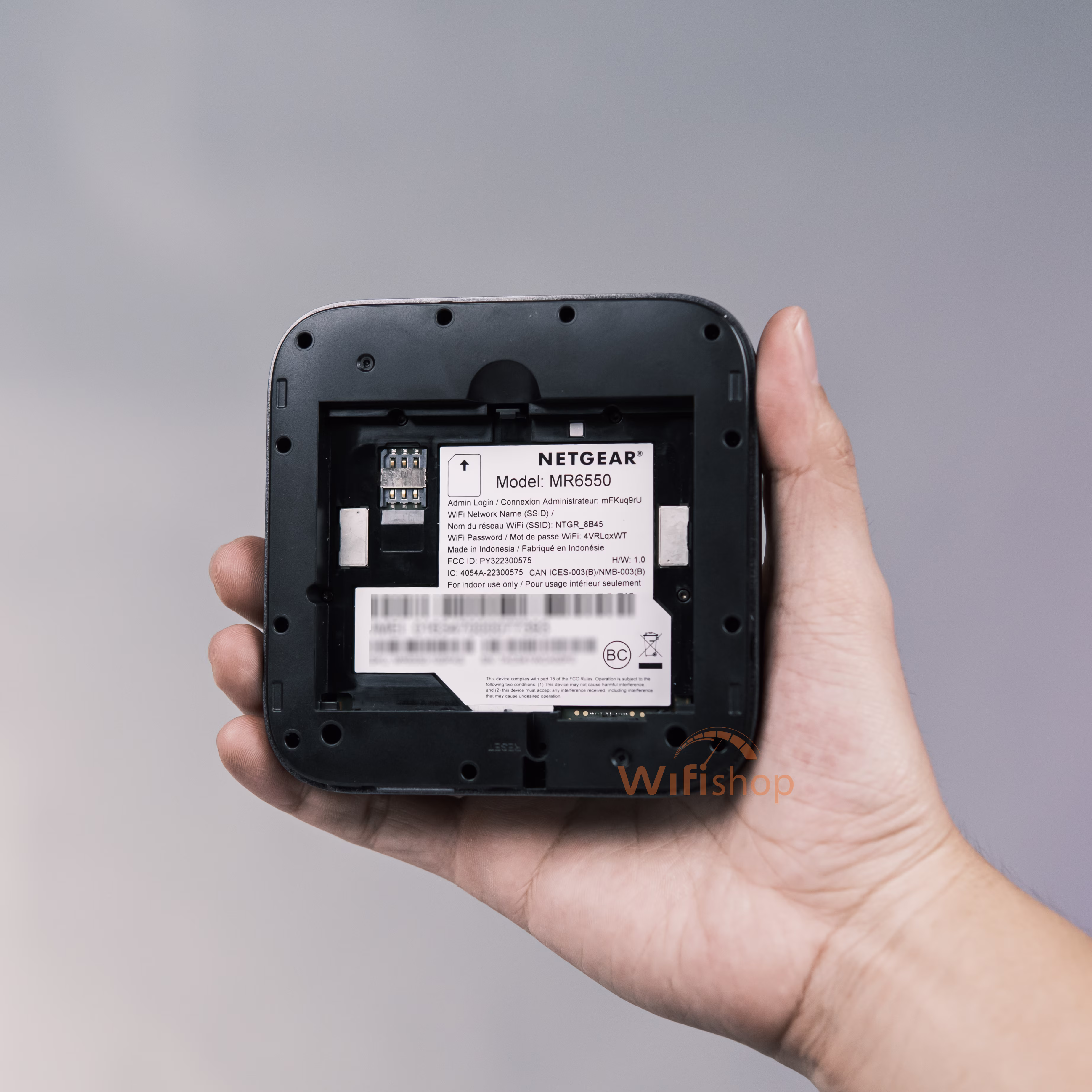 Bộ Phát Wifi 5G Netgear MR6550 (NETGEAR M6 Pro AXE3600)