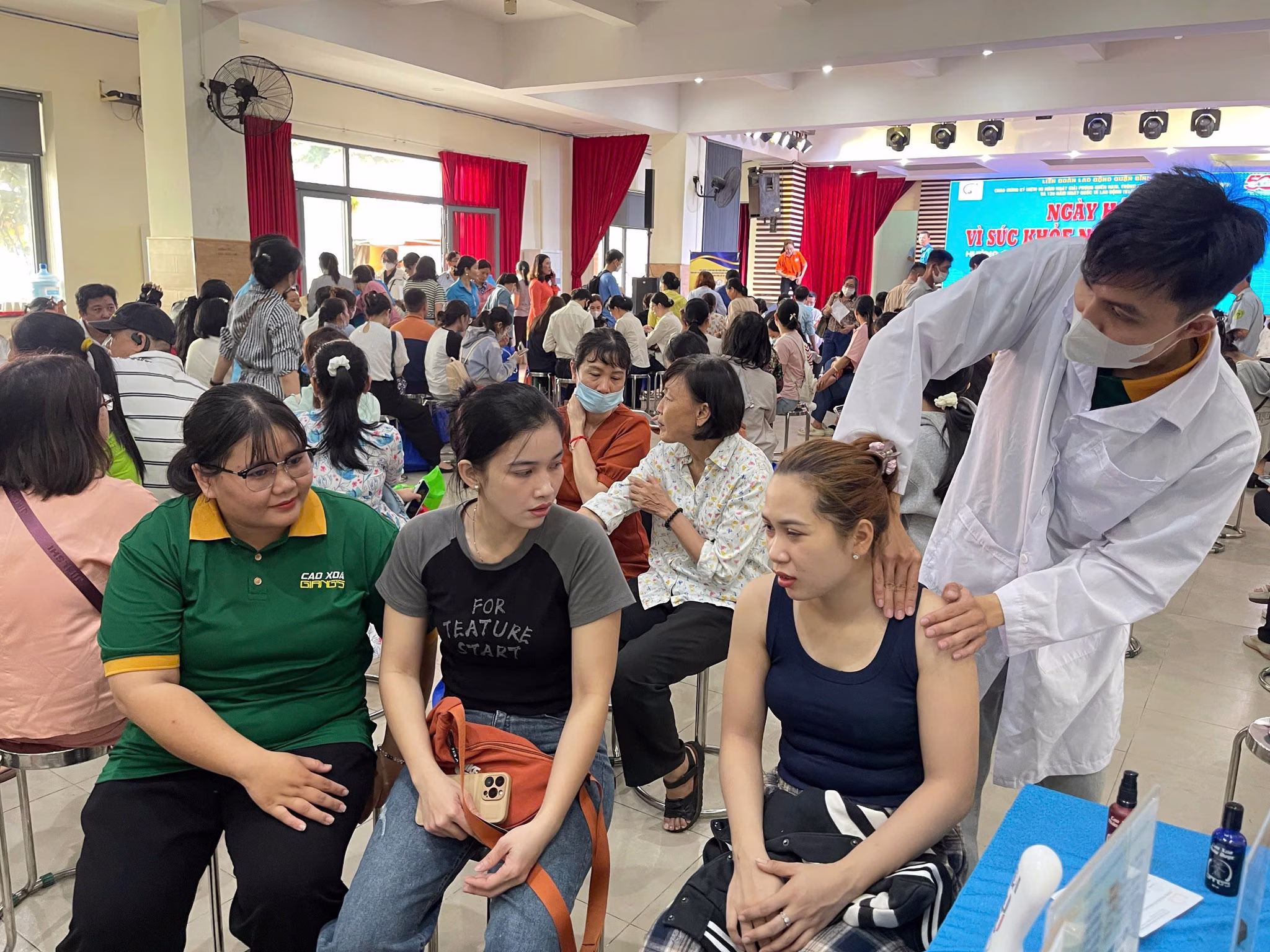 CAO XOA THẢO DƯỢC GIANG'S ĐỒNG HÀNH CÙNG SỨC KHỎE NGƯỜI LAO ĐỘNG